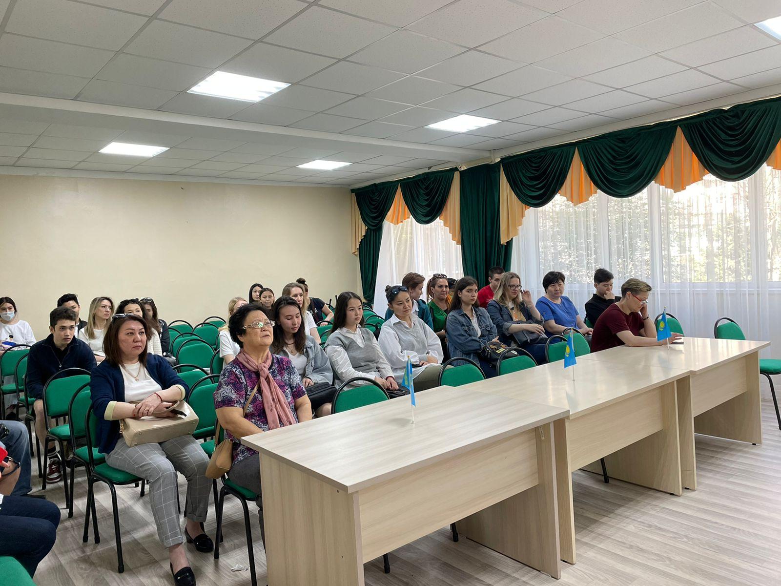 Родительское собрание в 11 "А" классе. Классный руководитель: Лесникова А.А.